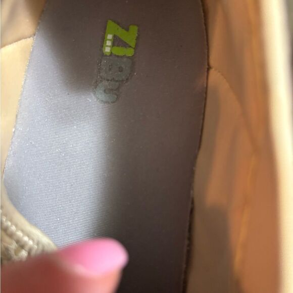 Zibu Paliza Slipon Sneakers in Gray and Tan size 11 - Picture 9 of 10